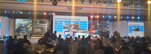 Some car makers have decided to focus their efforts on smaller events to show their cars. It was the case of Volkswagen in India, where JATO attended the Volkswagen Ameo presentation. 